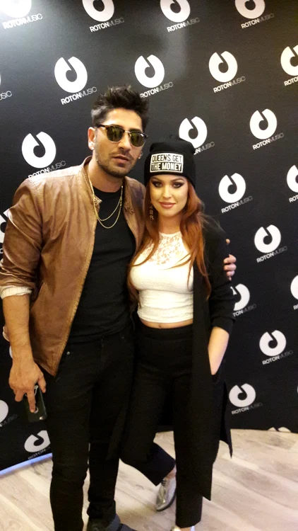 Cei doi soți sunt mai mereu pe drumuri