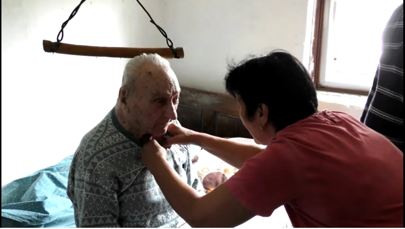 Cel mai vârstnic veteran de război din România Ilie Ciocan din Vâlcea la 109 ani Foto Arhivă pers