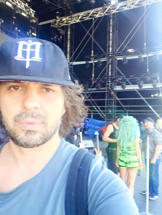 
    Concert Robbie Williams la Bucureşti: Răzvan Munteanu, soţul Deliei, a fost la probele de sunet ale artisteiFoto: Arhiva personală  