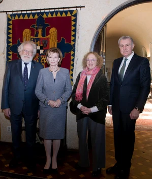 Majestatea Sa Margareta, profesorul Anton Zeilinger, laureat al Premiului Nobel pentru Fizică, soția sa, Elizabeth Zeilinger, și Principele Radu. FOTO: Daniel Angelescu, Casa Majestății Sale