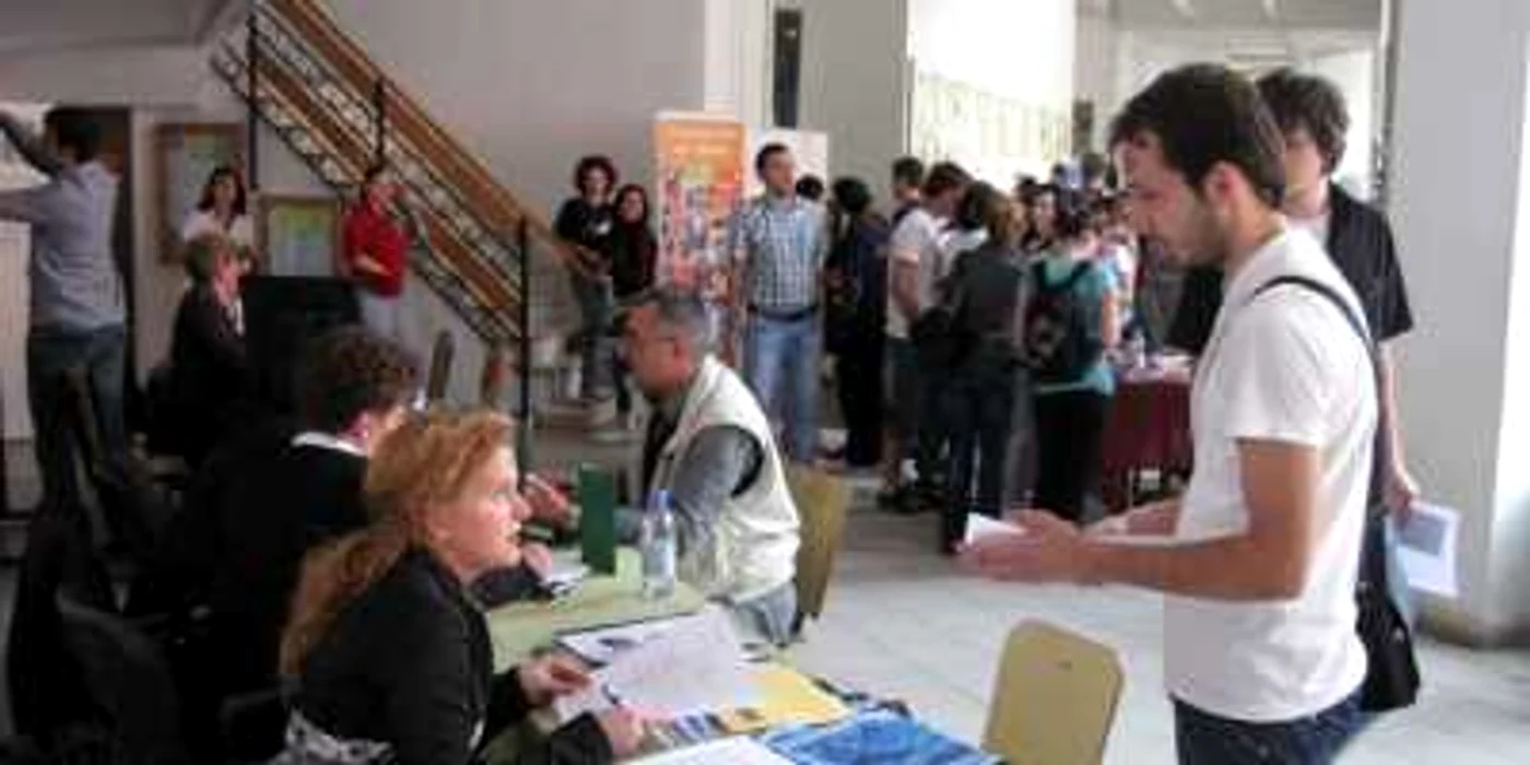 La târgurile de joburi pentru studenți este mereu plin