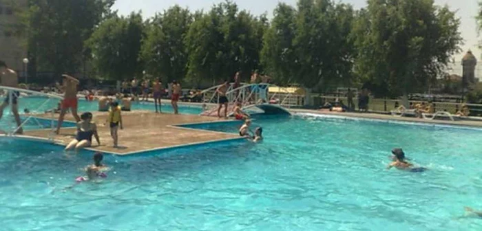 În luna iunie ştrandul va fi dotat cu topogane pentru copii