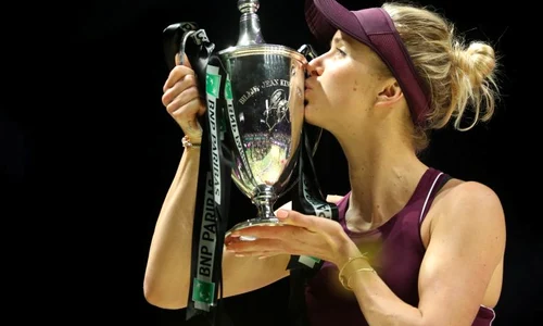 Elina Svitolina, cu trofeul cucerit la Turneul Campioanelor 2018 jpeg