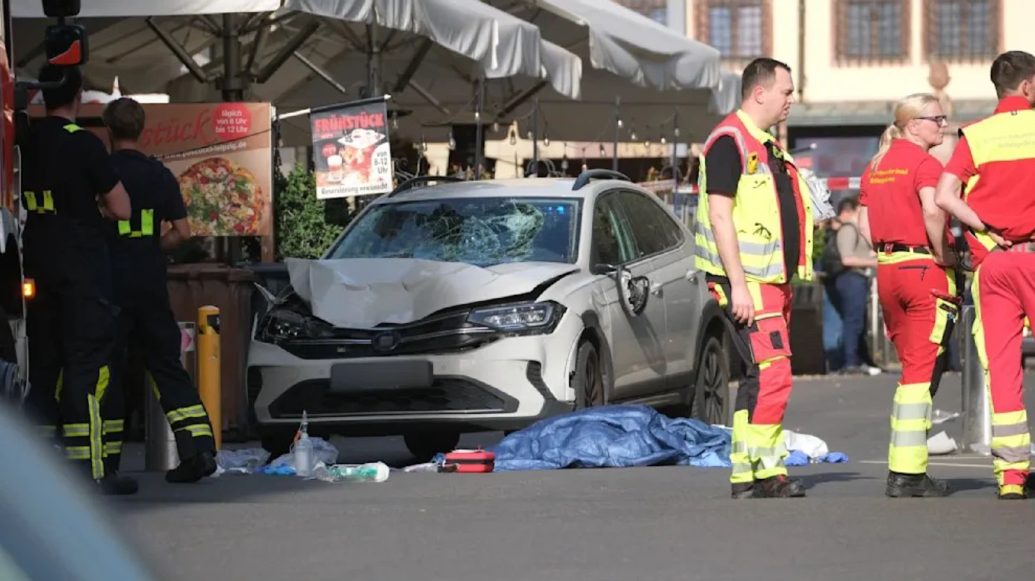 Șoferul german acuzat că a intrat intenționat cu mașina în mulțime în Leipzig, internat la psihiatrie. Judecătorii invocă risc de repetare