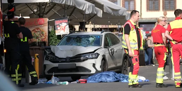  Atac mortal în Leipzig. Șoferul german acuzat că a intrat intenționat cu mașina în mulțime, internat la psihiatrie FOTO: X/@eugyppius1