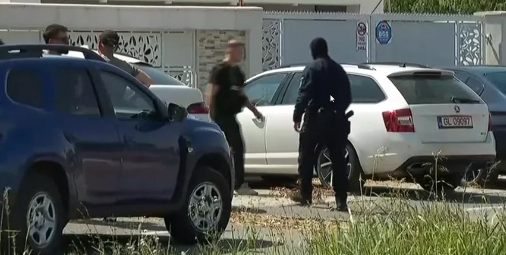 Un inculpat din clanul Buricea s-a dus acasă la polițistul care îl ancheta, la câteva zile după eliberare