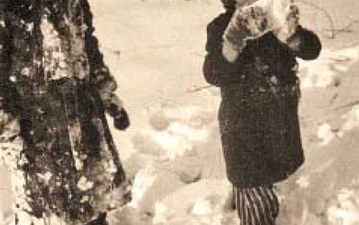 Andi și sora lui, nedespărţiţi, în iarna anului 1983