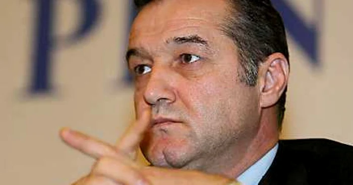 FOTBAL: Gigi Becali: "Ţiganii de la Rapid să înjure la ei acasă!"