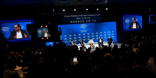 forum economic mondial facebook