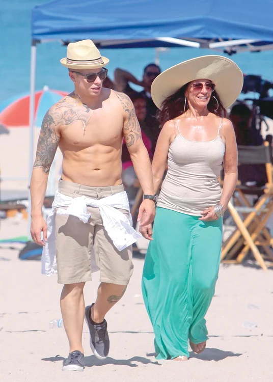 Shauna, mama iubitului Casper, este apropiată de vârstă cu “nora”