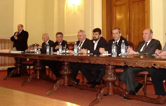 Mihai Sălcuţan va lansa volumul „Umor pe toate feţele – Cenaclul Nigrim”