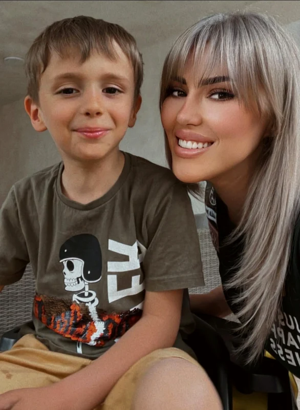 Cea mai afectată la aflarea veștii a fost soția omului de televiziune, Iulia Sabbagh, care nu a primit cu ușurință diagnosticul fiului ei