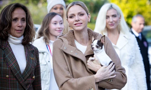 Prințesa Charlene de Monaco la Roketon, marșul împotriva abandonului animalelor   FOTO Frédéric Nebinger  Palatul Princiar (10) jpg