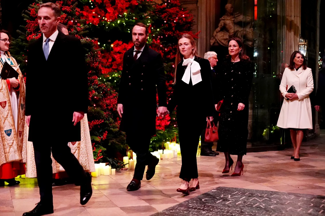 Carole, Pippa, James și Alizee Middleton