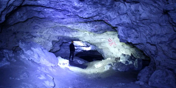 Constanţa. Peştera Limanu - cea mai lungă din Dobrogea Foto alpinet.org