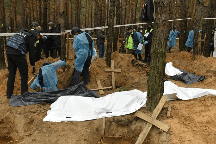 Zelenski, după descoperirea unei gropi comune la Izium: Rusia este o țară de „ucigași” și „torționari”
