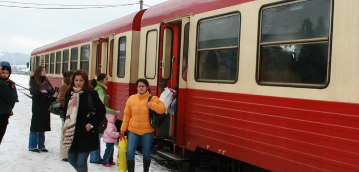 Informaţi-vă din timp că trenurile cu care doriţi să călătoriţi nu au fost anulate 
