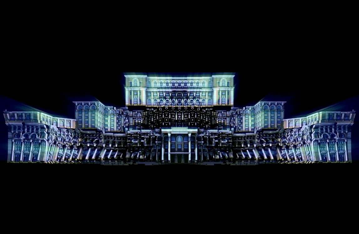 
    Casa Poporului îşi va schimba înfăţişarea de la o secundă la alta  
