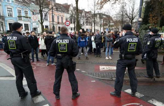 Protestatari anti-restricţii reuniţi la apelul mişcării Querdenken 711 FOTO EPA-EFE