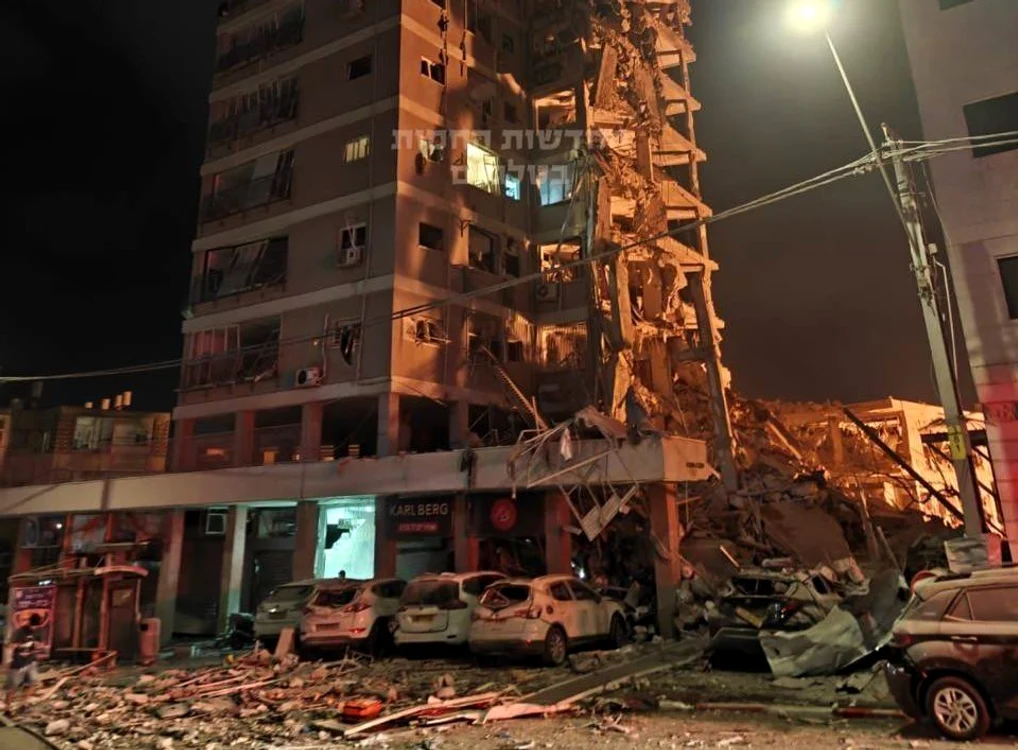 Imobil din Tel Aviv lovit de o rachetă iraniană/FOTO:X