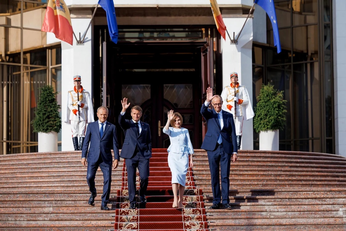 Cei patru lideri au făcut declarații comune pentru presă. FOTO: Presedinte.md