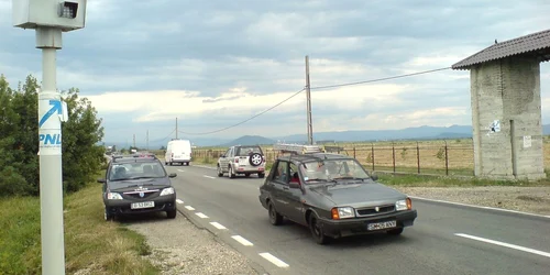 Poliţiştii rutieri sunt în trafic şi acum/foto: Arhiva