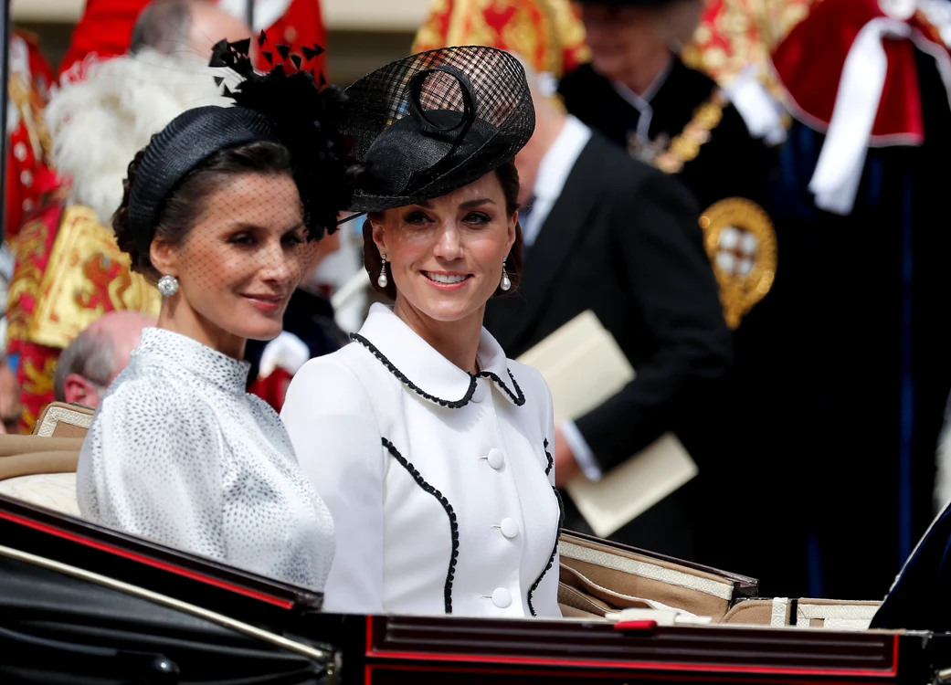 Regina Letizia cu Prințesa Kate la Castelul Windsor când Regele Felipe a primit Ordinul Jartierei în 2019 GettyImages 1150381364 jpg