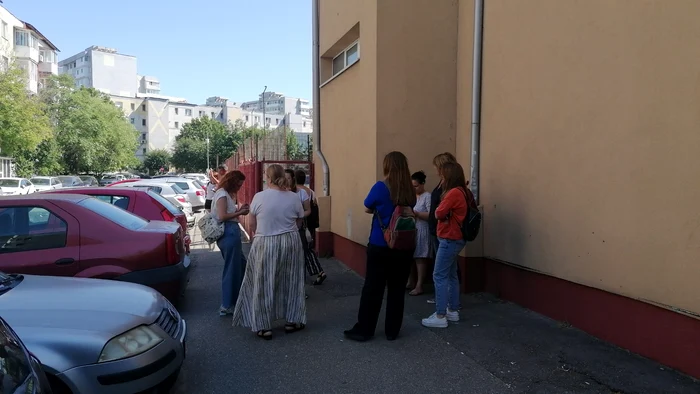 Părinții au și ei emoții. FOTO Alina Mitran