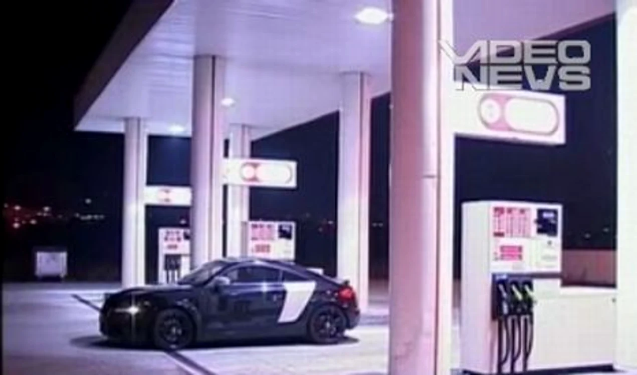 Suporterii sunt acuzaţi că au furat dintr-o benzinărie (Foto: captură Video News)