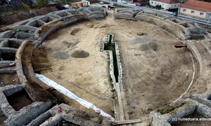 Ulpia Traiana Sarmizegtusa si amfiteatrul antic  Foto Daniel Guță (16) JPG