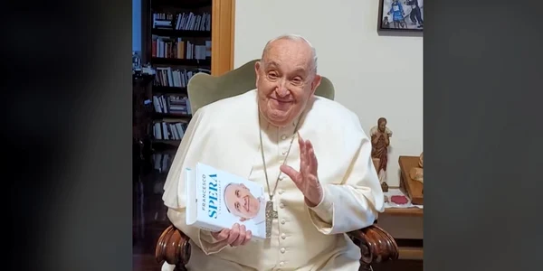 Papa Francisc a debutat pe TikTok Foto Captură Video librimondadori jpg