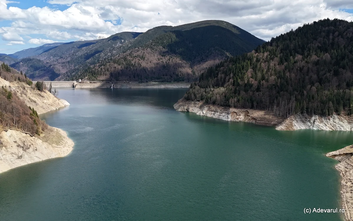 Lacul Gura Apelor din Retezat. Foto: Daniel Guță. ADEVĂRUL