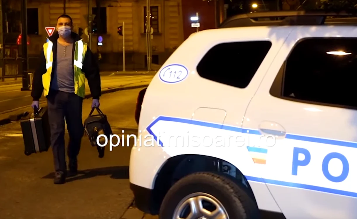 
    Ajunşi la faţa locului, poliţiştii ar fi descoperit şi un bilet de adio în care bărbatulîşi explica gestulfoto: opiniatimisoarei.ro  