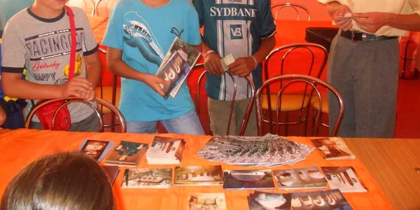 Elevii aflaţi în tabără, în vizită la Memorialul  N. Bălcescu