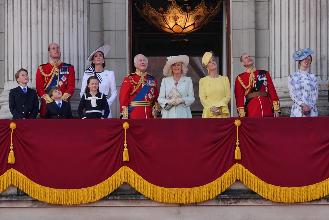 Printul George, Printul William, Printul Louis, Printesa Kate, Printesa Charlotte, Regele Charles, Regina Camilla, Ducesa Sophie si Lady Louise Windsor la Trooping the Colour 2024 profimedia 0881839450 jpg