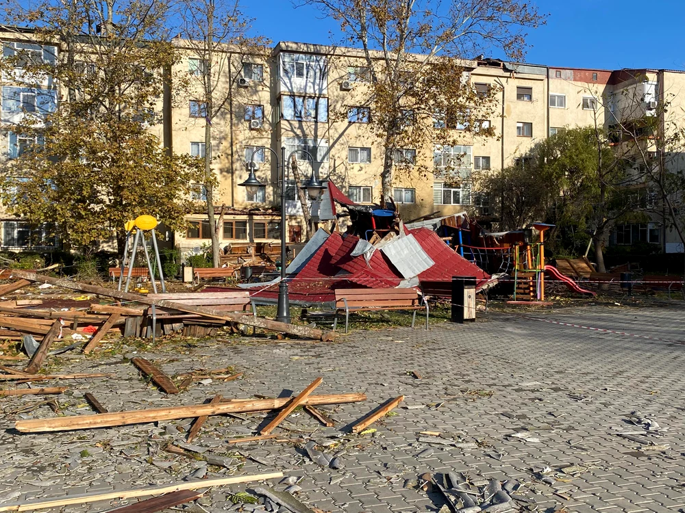 Locul de joacă, distrus de furtună FOTO Antonia Ispas