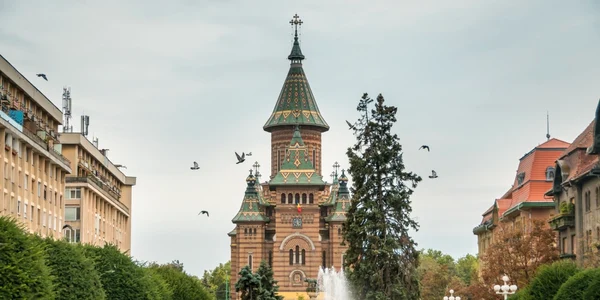 timisoara piata victoriei catedrala ortodoxa foto shutterstock
