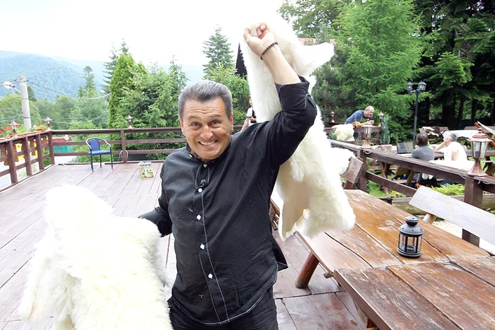 2015. Nea Marin a chinuit toate vedetele de la “Poftiţi pe la noi!” (Antena 1)