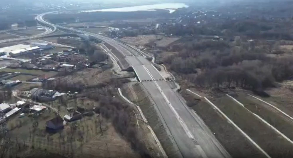 Prima autostradă peste Carpați avansează rapid: tronsonul Tigveni–Curtea de Argeș ar putea fi deschis cu șase luni mai devreme