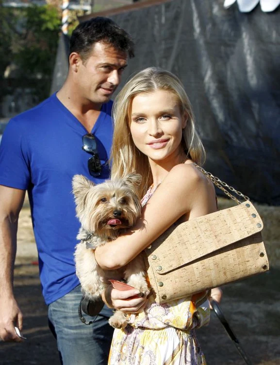 Joanna Krupa şi soţul ei, Romain Zago, în octombrie 2012. (Foto: TNYF/Wenn.com)