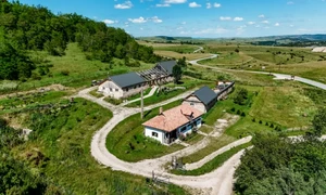 Proprietate de  880.000 de dolari în Mănăstireni, județul Cluj foto sothebysrealty.com