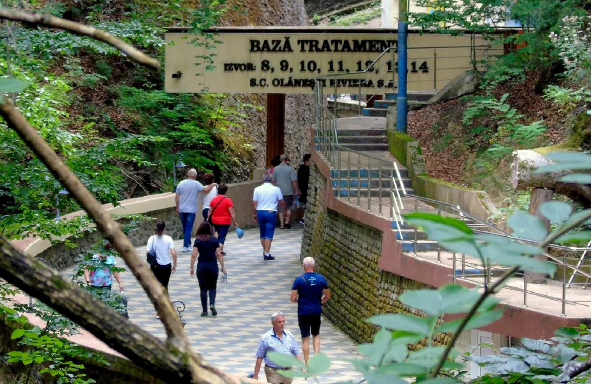 Izvoarele minerale cunoscute drept izvoarele de aur din Băile Olănești în Vâlcea Foto Daciana Stoica