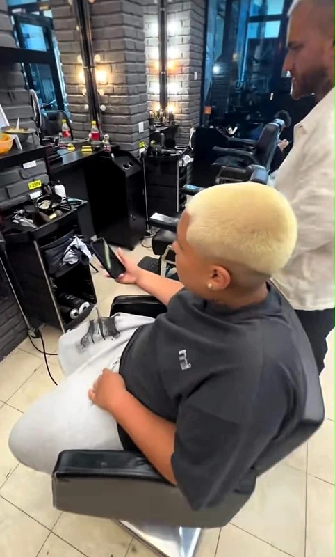 Schimbare de look pentru Dominic. Foto: Instagram