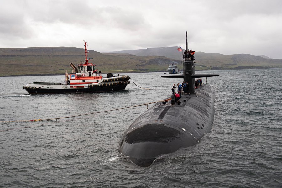 Un submarin de atac cu propulsie nucleară al Marinei SUA a făcut o oprire fără precedent. Mesajul trimis dușmanilor Americii