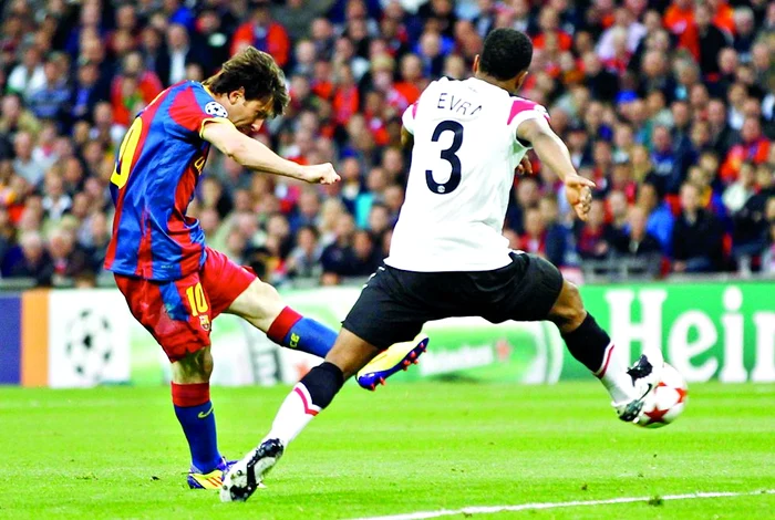 Atacantul spaniol deschide scorul printr-u şut plasat pe lângă portar din careu