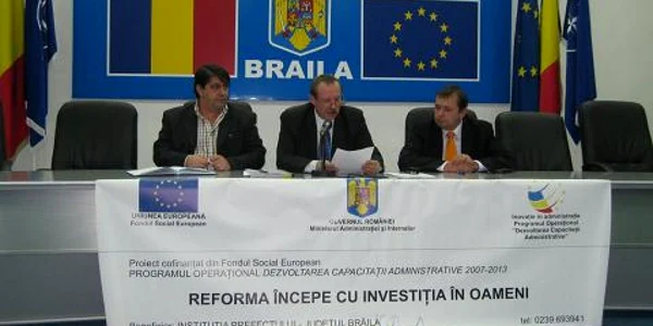 Prefectura a încheiat un proiect care a vizat instruirea funcţionarilor publici