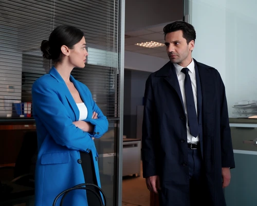 De la debutul în seriale precum "Karaoğlan" și "Kampüsistan", până la primul său lungmetraj "Tunes from Spinach" în 2005, Urgancıoğlu a captivat publicul cu abilitățile sale actoricești remarcabile