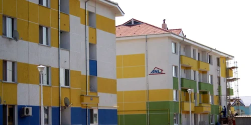 36 de chiriaşi din blocurile ANL sunt acţionaţi în judecată