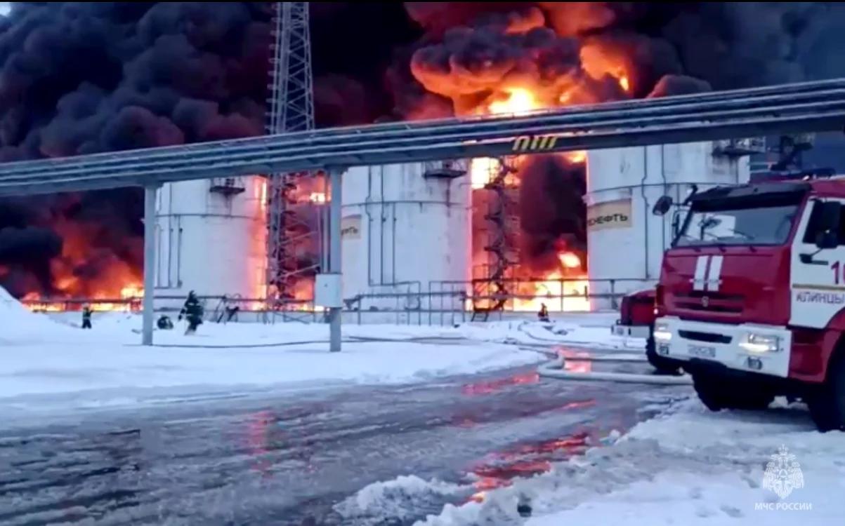  În urmă cu câteva luni, un alt atac ucrainean a vizat un depozit petrolier în Briansk. FOTO EPA-EFE