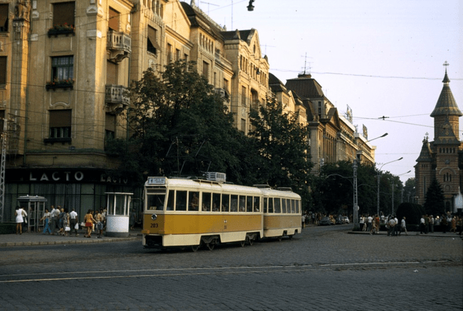 Reînvierea unui brand românesc. În fast-food-ul din epoca comunistă se mânca mămăligă cu brânză și griș cu lapte